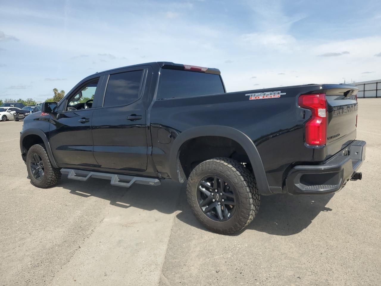 2021 CHEVROLET SILVERADO - Фото 2