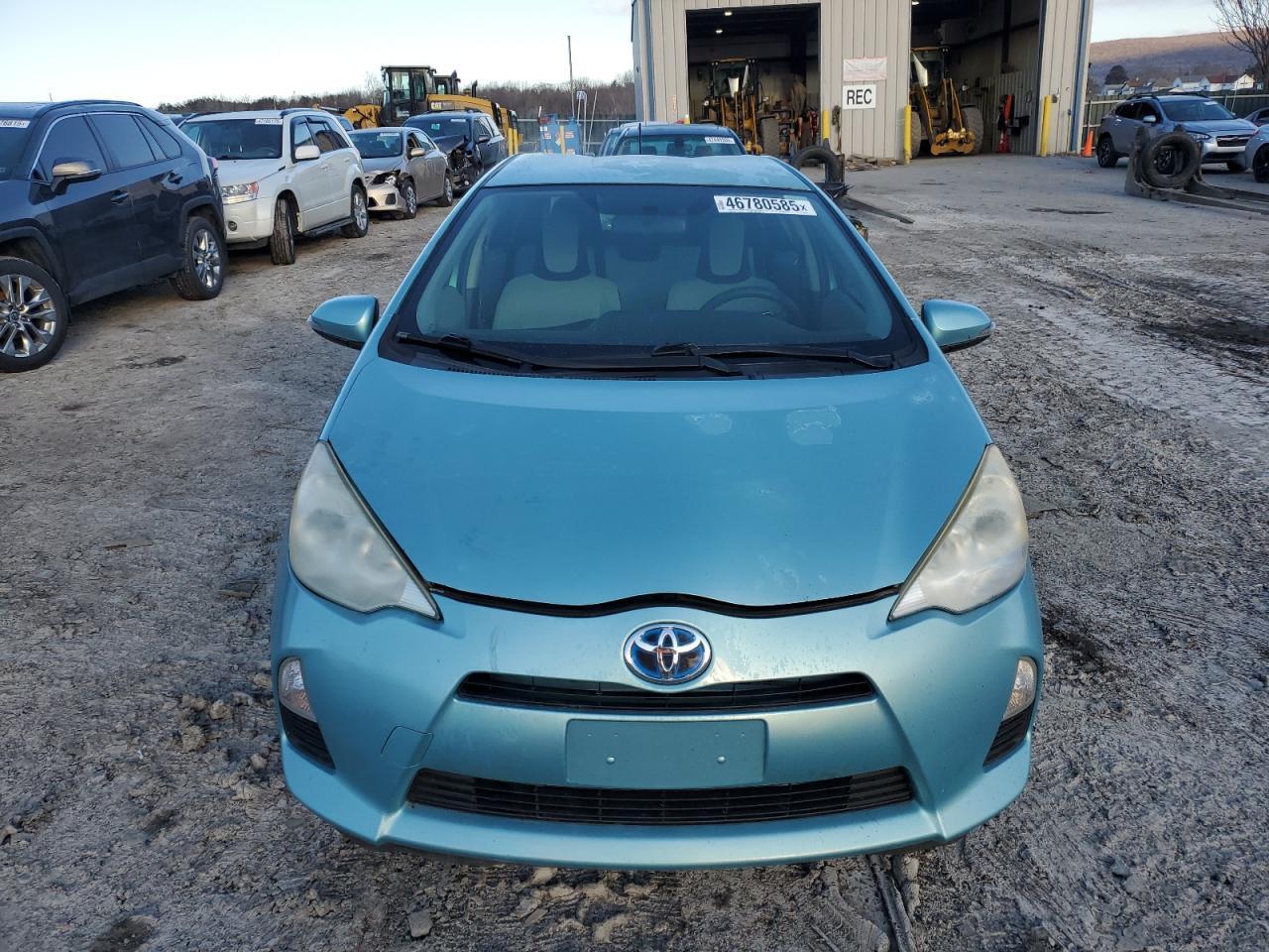 2013 TOYOTA PRIUS C - Фото 5
