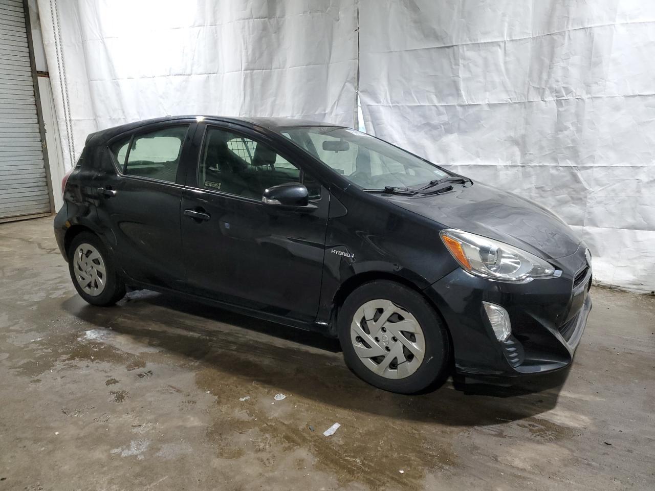 2016 TOYOTA PRIUS C - Image 4