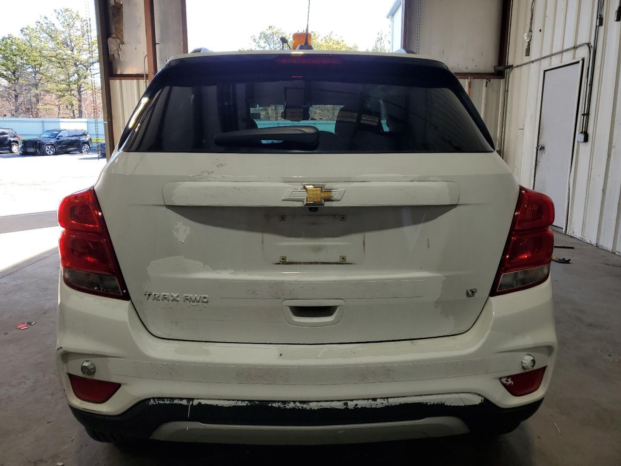 2019 CHEVROLET TRAX 1LT - Image 6