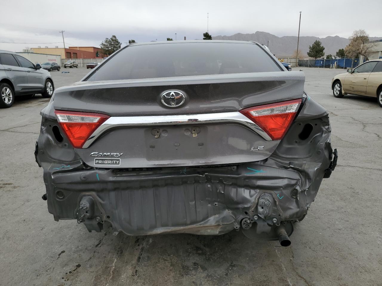 2017 TOYOTA CAMRY LE - Фото 6