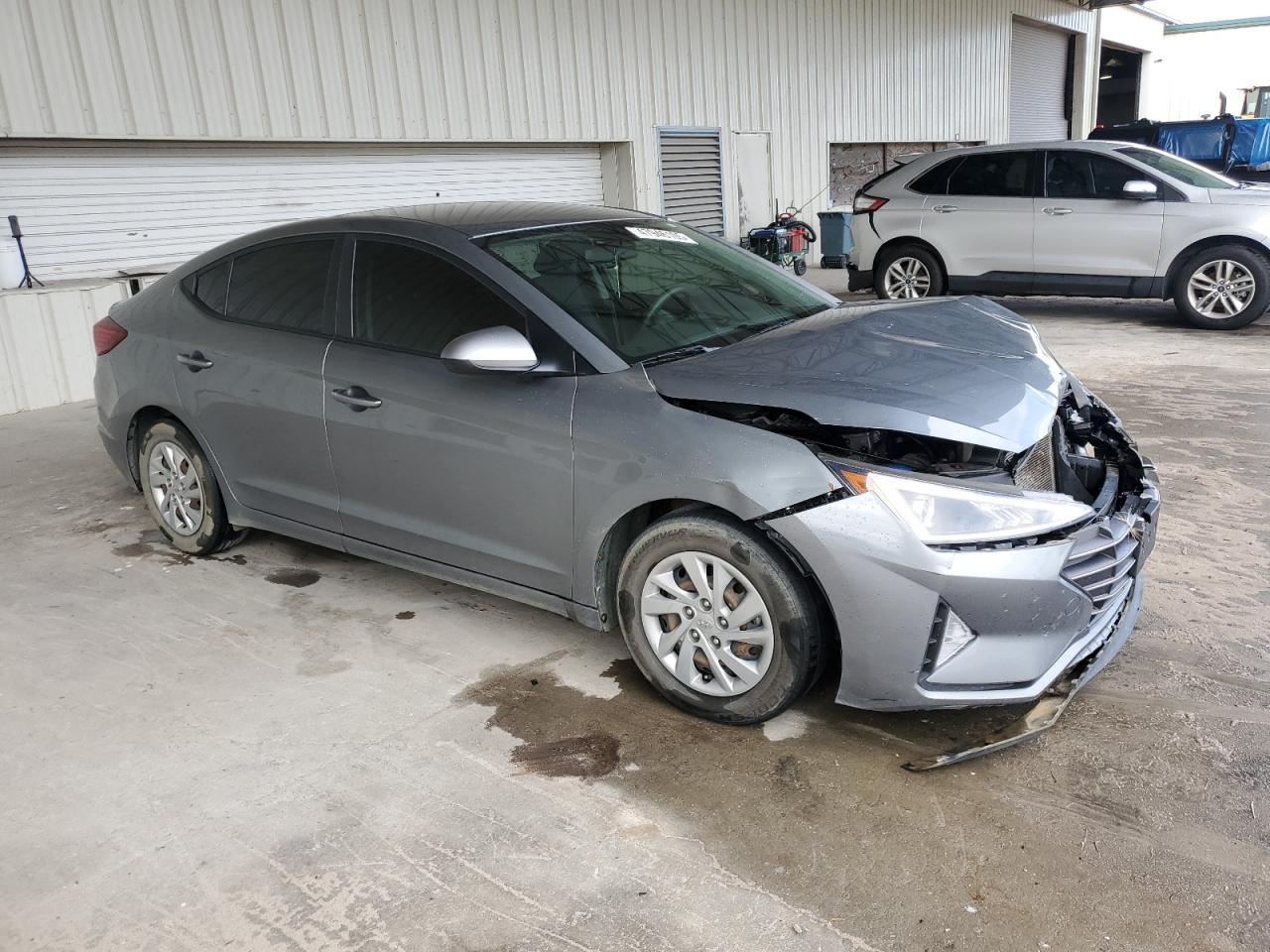 2019 HYUNDAI ELANTRA SE - Фото 4