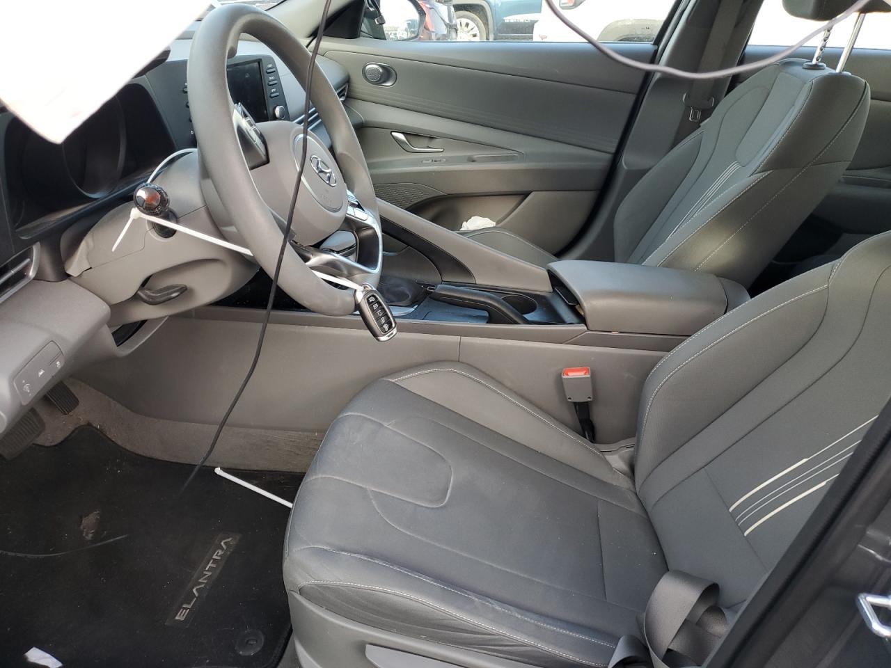 2023 HYUNDAI ELANTRA SE - Image 7