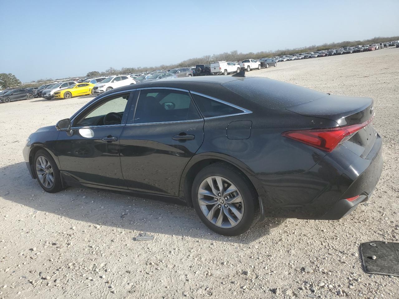 2022 TOYOTA AVALON XLE - Фото 2