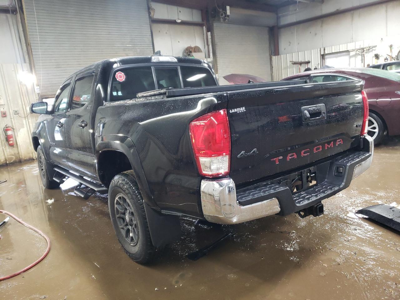 2017 TOYOTA TACOMA DOU - Фото 2
