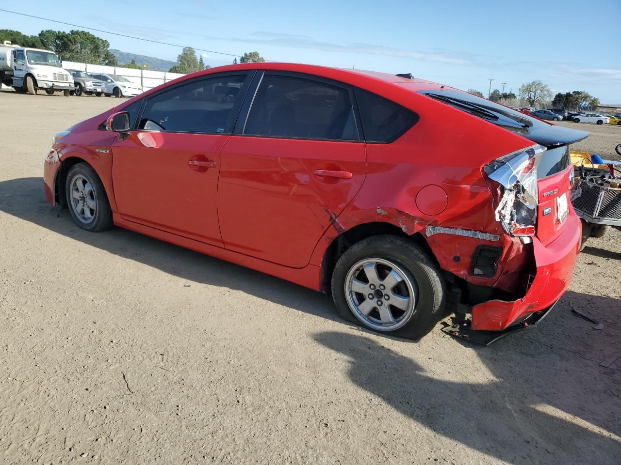 2015 TOYOTA PRIUS - Фото 2