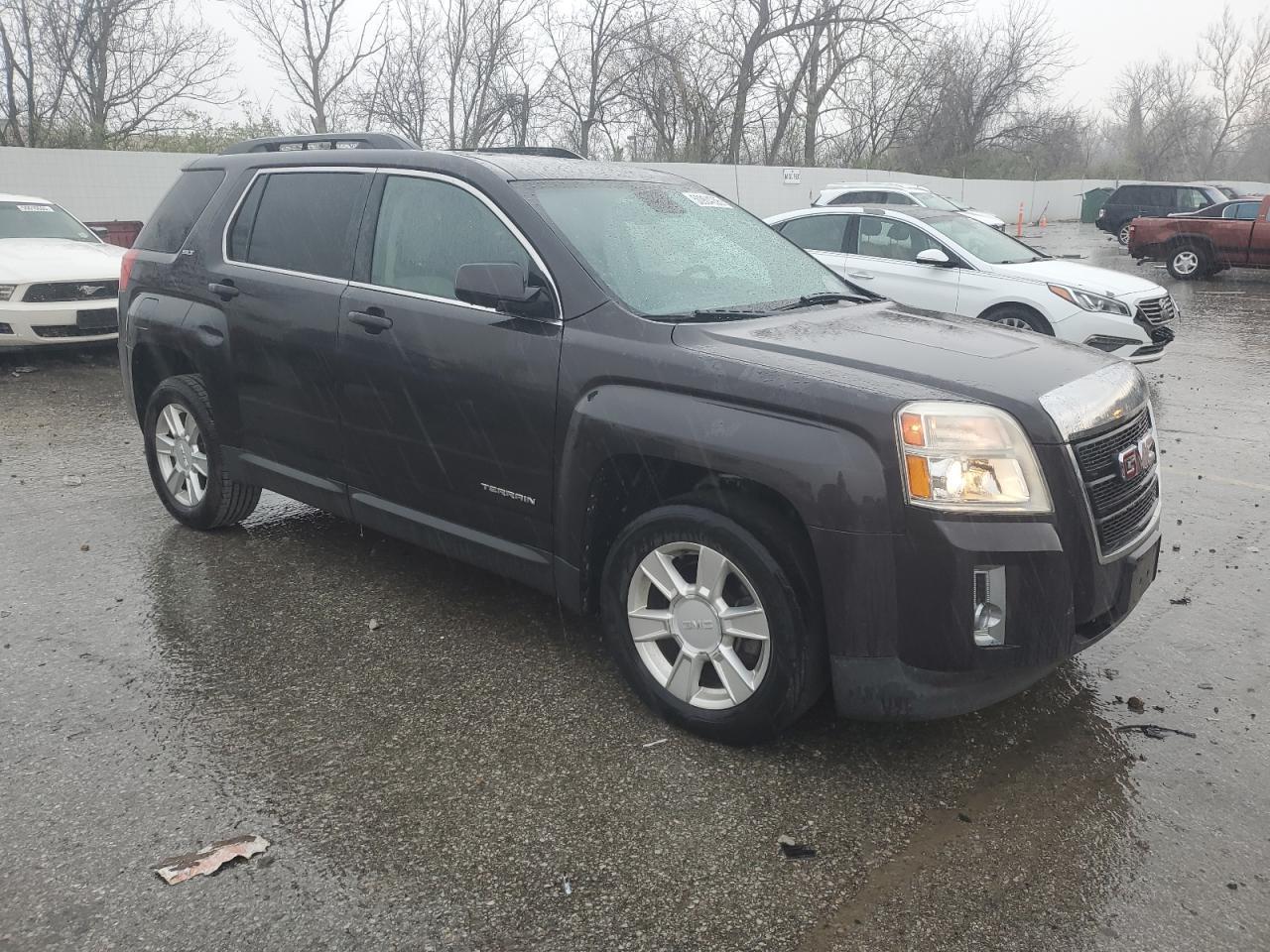 2013 GMC TERRAIN SL - Image 4
