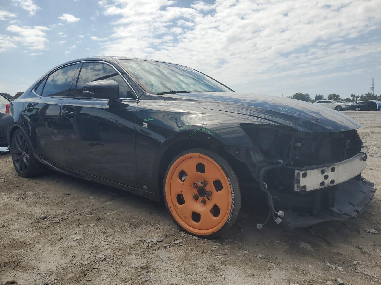 2019 LEXUS IS 300 - Фото 4