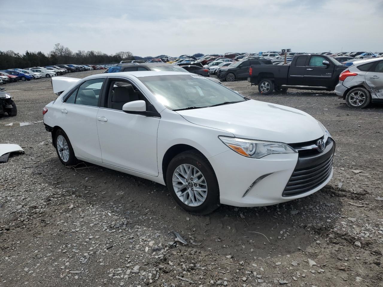 2017 TOYOTA CAMRY LE - Фото 4