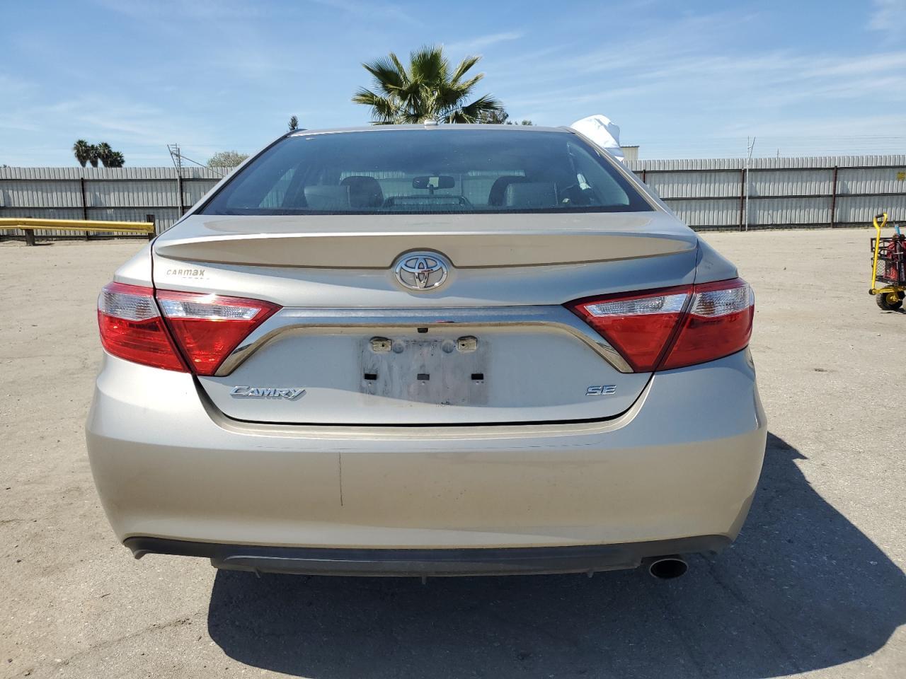 2017 TOYOTA CAMRY LE - Image 6