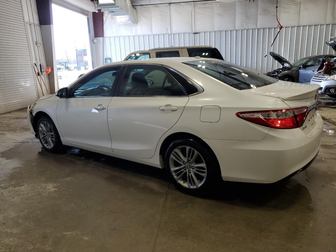 2015 TOYOTA CAMRY LE - Image 2
