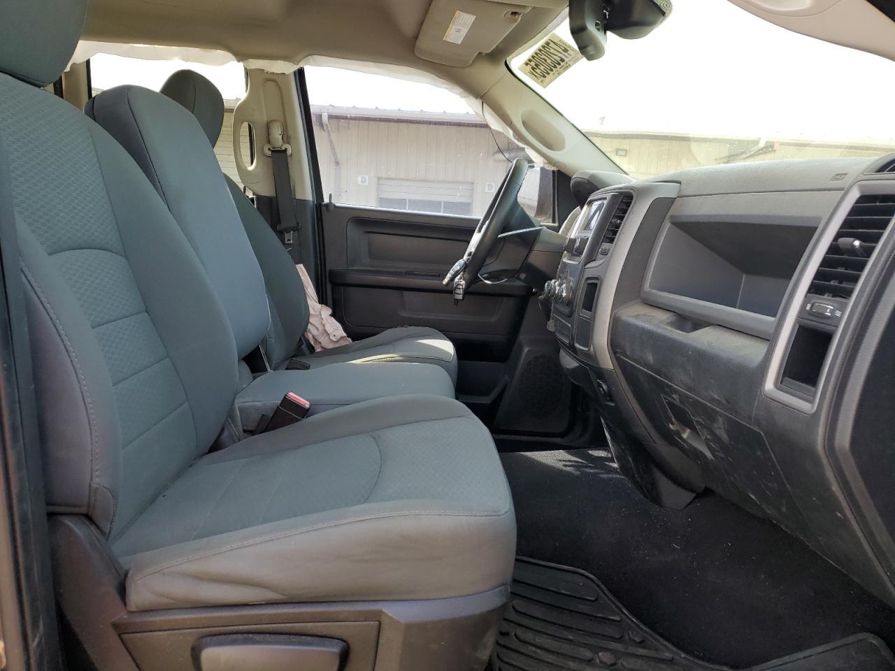 2014 RAM 1500 ST - Image 7