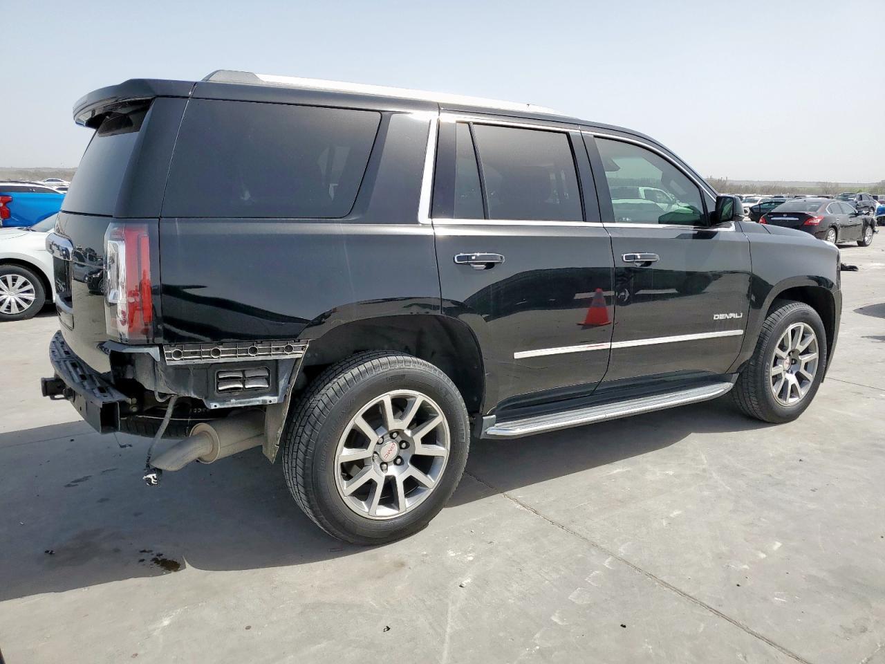 2017 GMC YUKON DENA - Фото 3