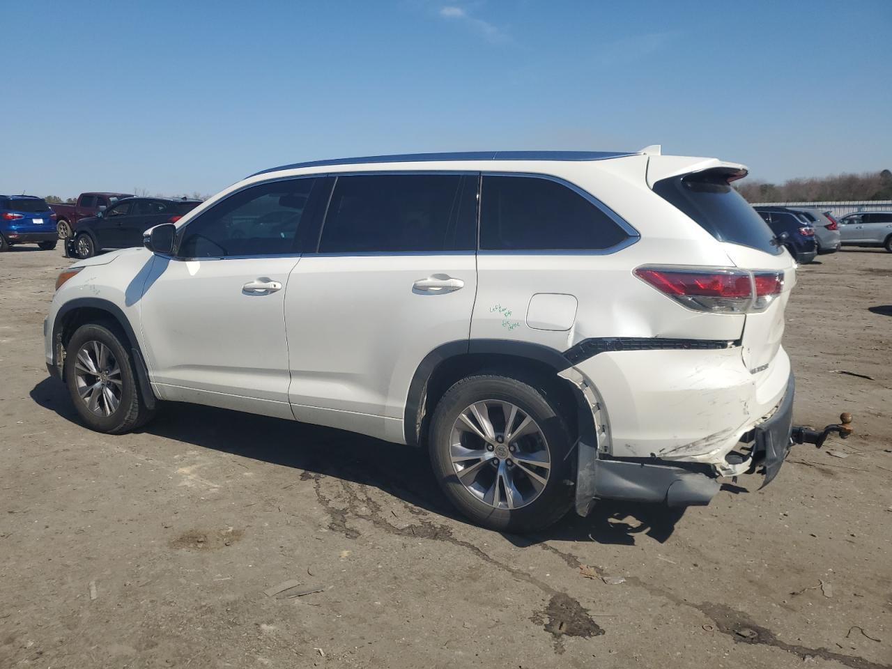 2015 TOYOTA HIGHLANDER - Фото 2