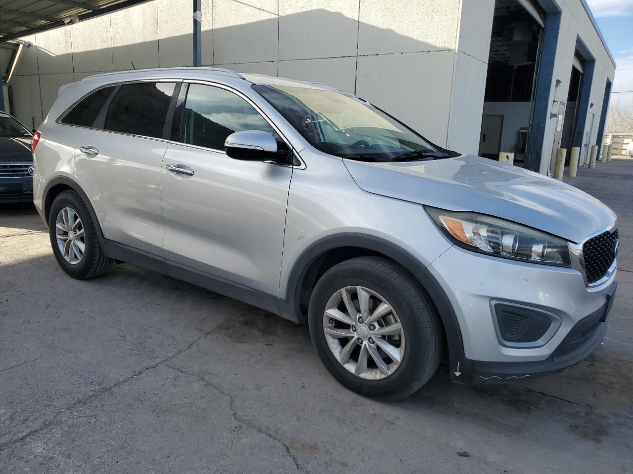 2017 KIA SORENTO LX - Фото 4