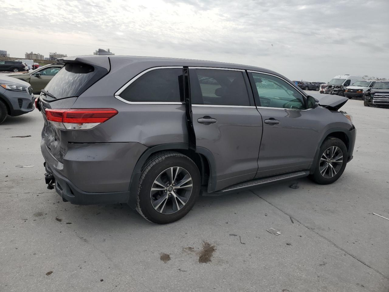 2018 TOYOTA HIGHLANDER - Фото 3