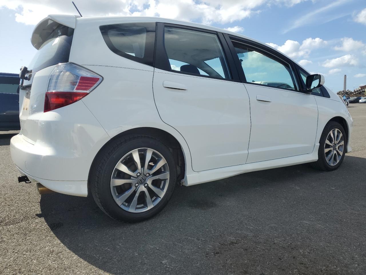 2013 HONDA FIT SPORT - Фото 3