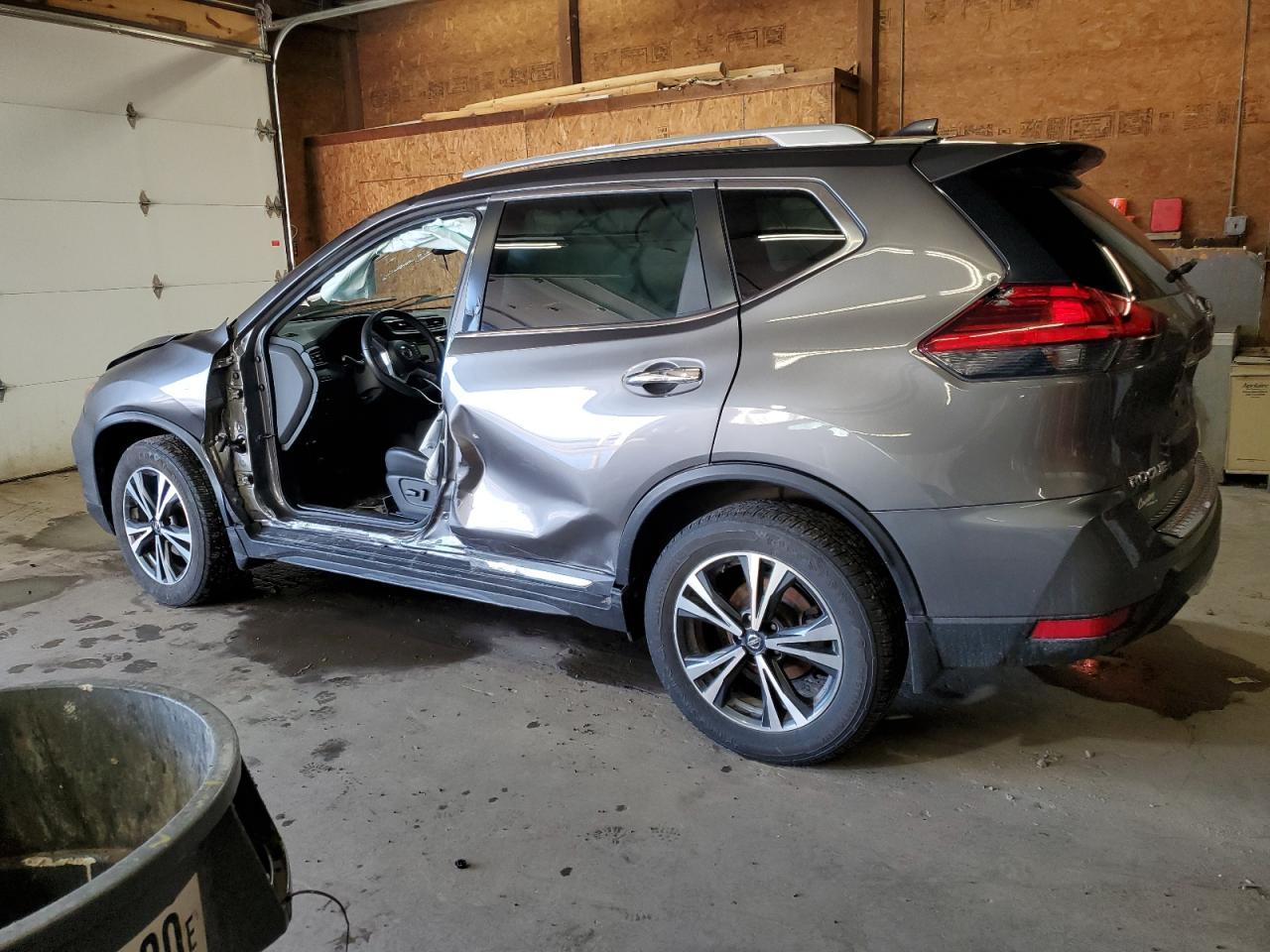 2017 NISSAN ROGUE SV - Фото 2