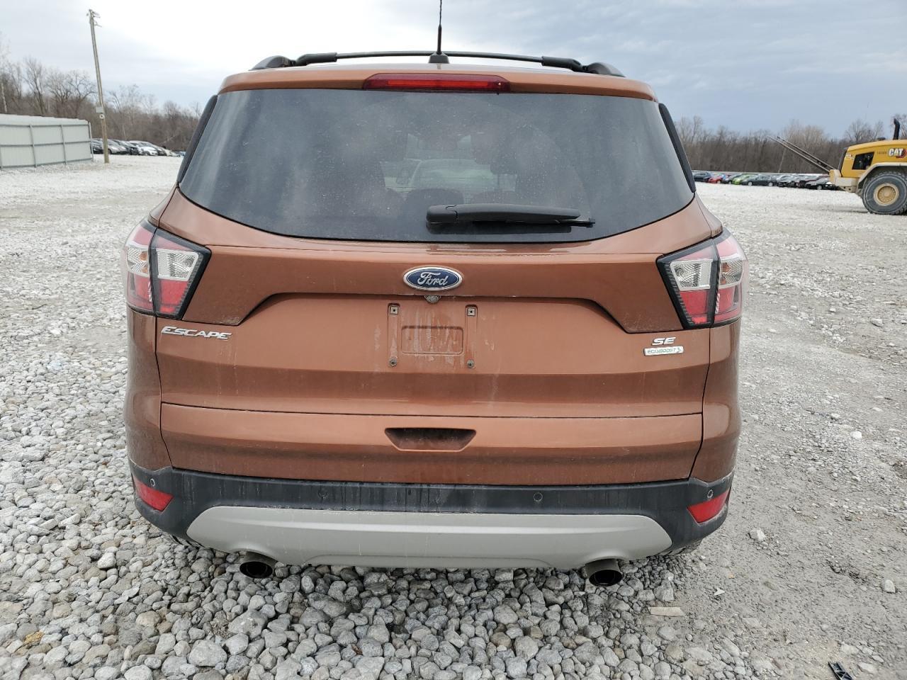2017 FORD ESCAPE SE - Фото 6