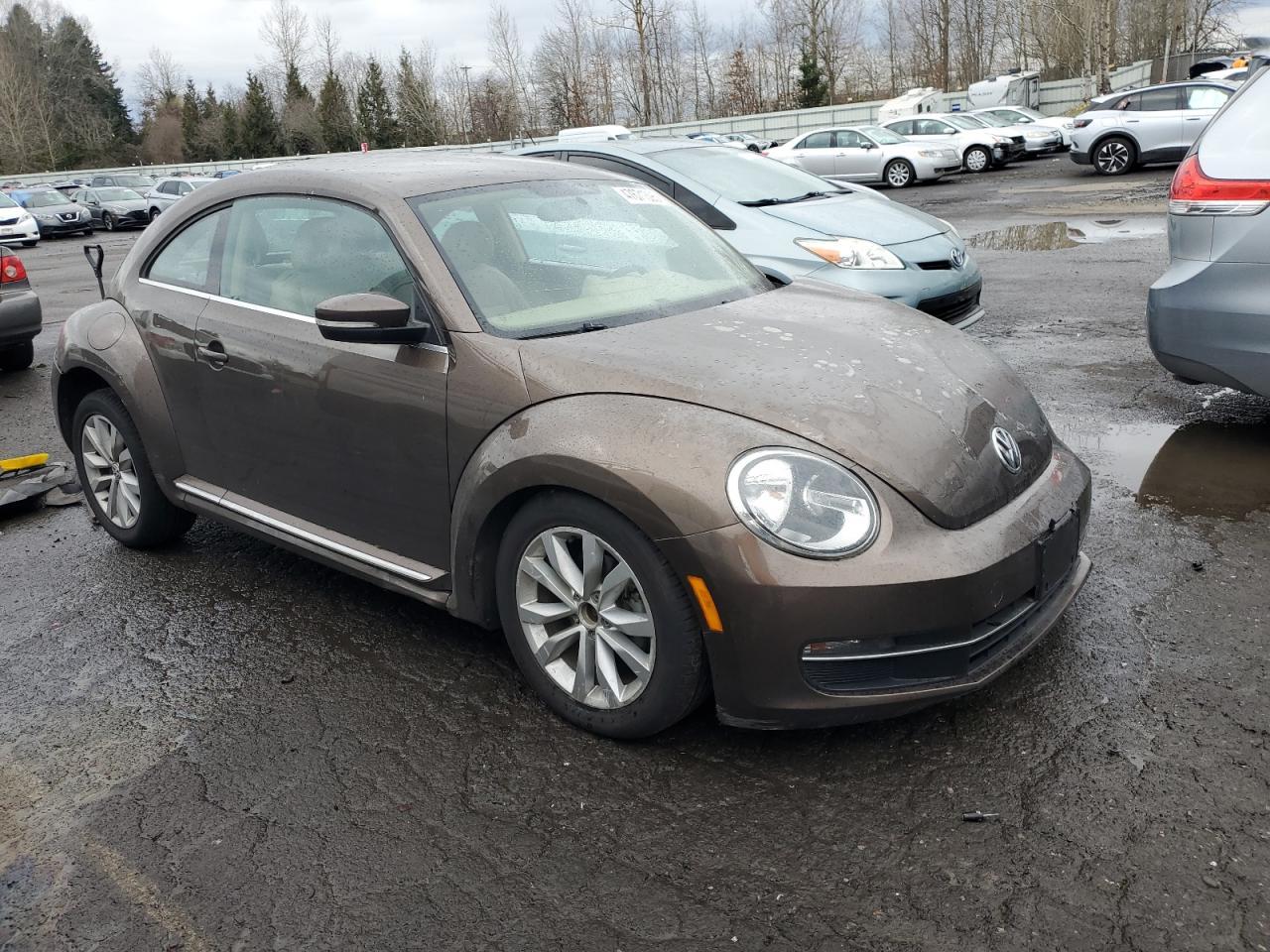 2014 VOLKSWAGEN BEETLE - Image 4