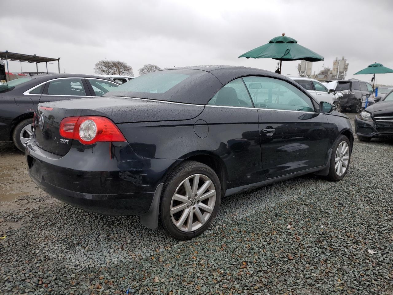 2010 VOLKSWAGEN EOS TURBO - Image 3