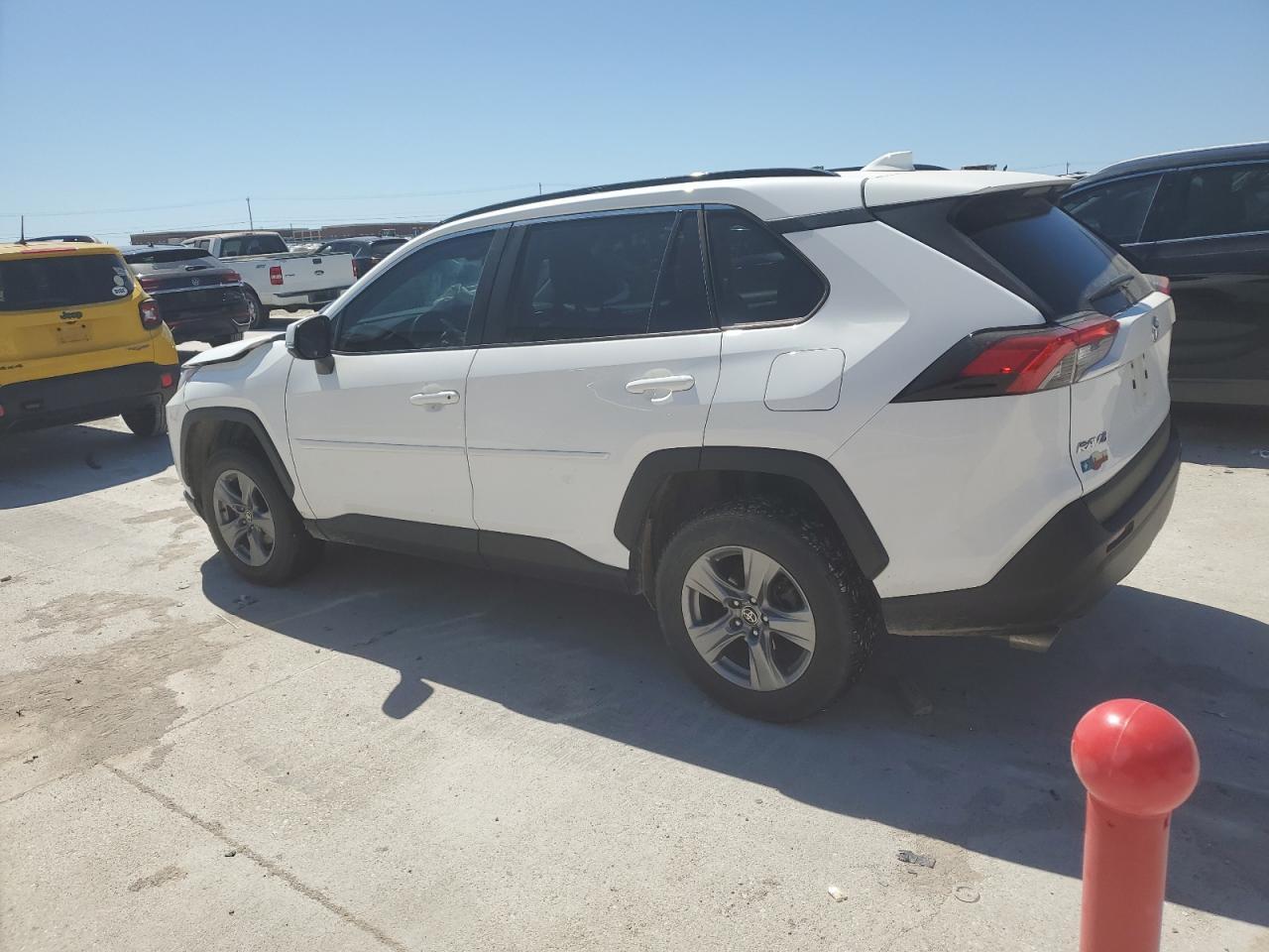 2022 TOYOTA RAV4 XLE - Image 2