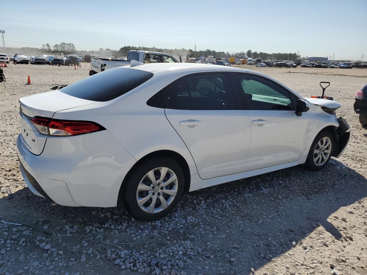 2022 TOYOTA COROLLA LE - Фото 3