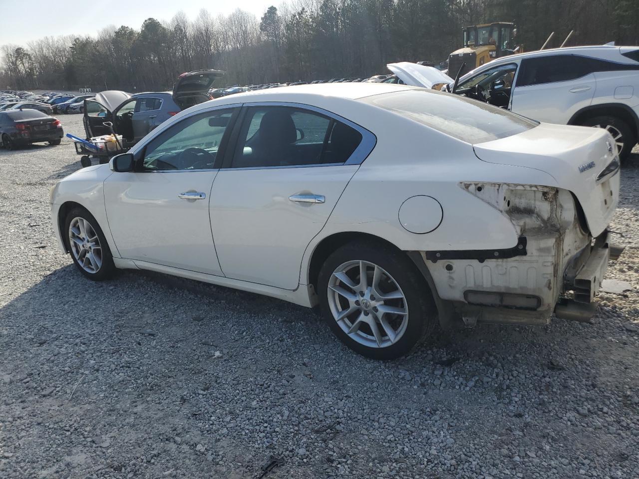 2011 NISSAN MAXIMA S - Image 2