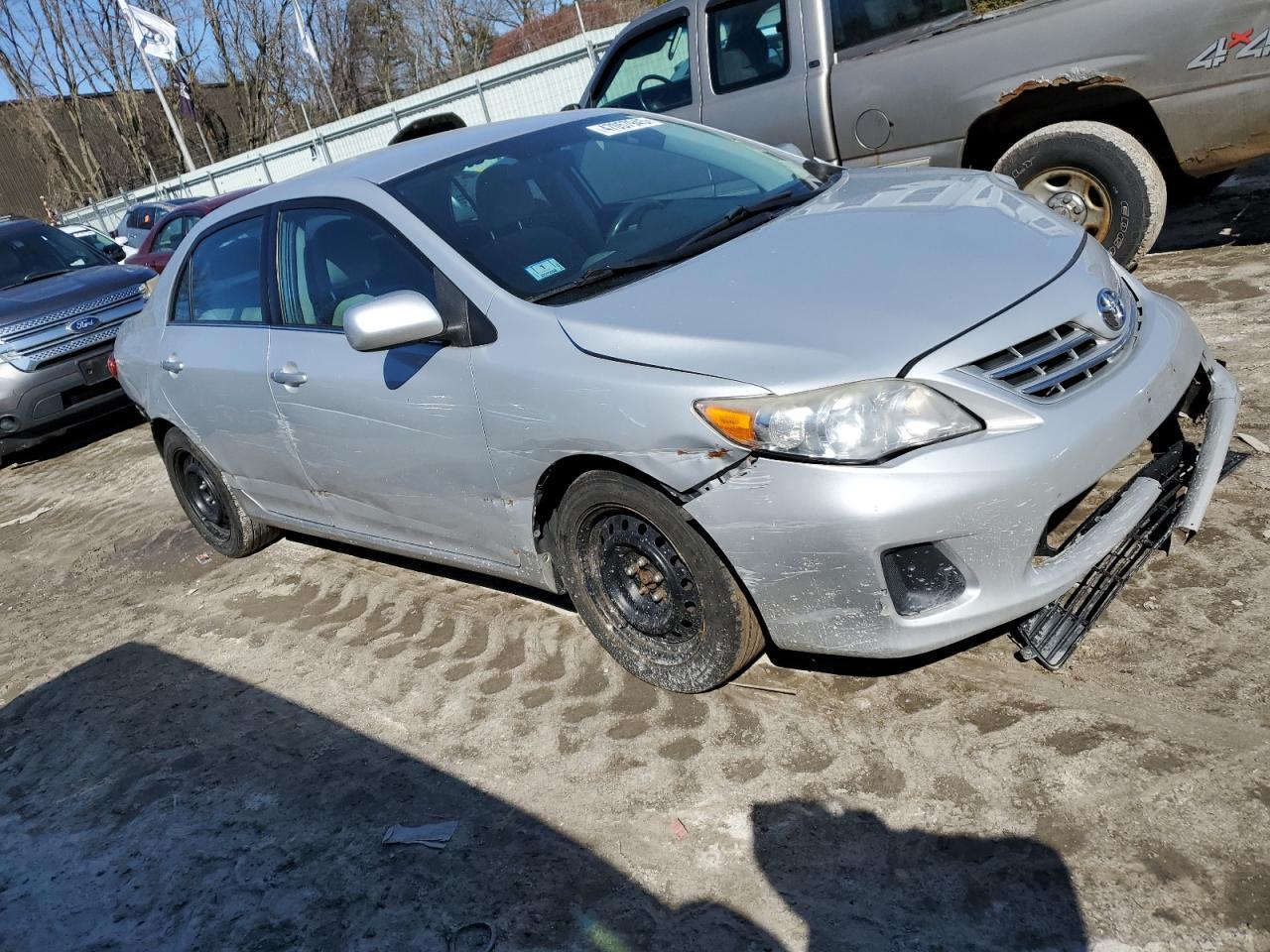 2013 TOYOTA COROLLA BA - Фото 4