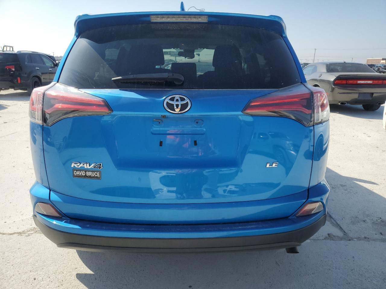 2018 TOYOTA RAV4 LE - Image 6