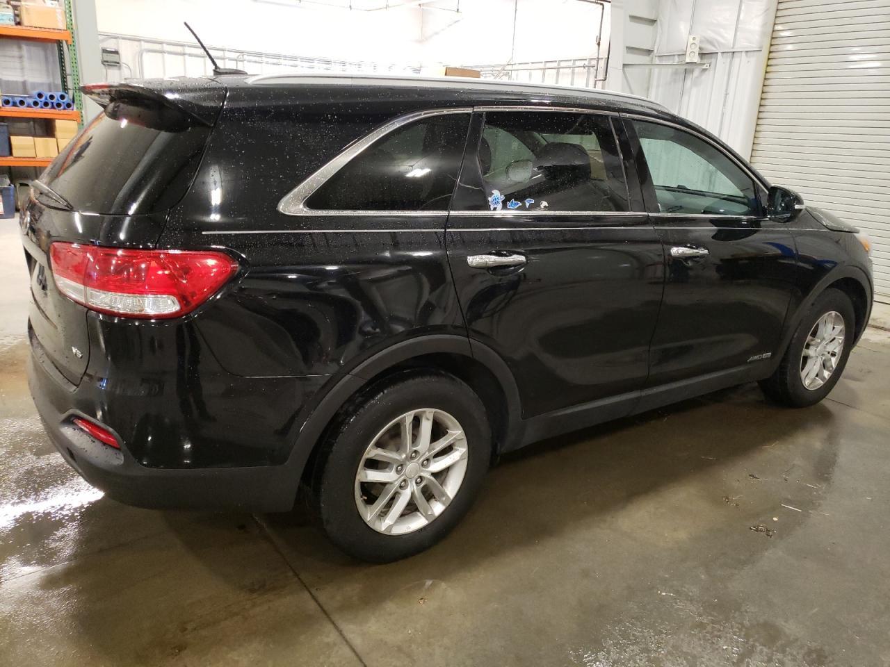 2017 KIA SORENTO LX - Фото 3