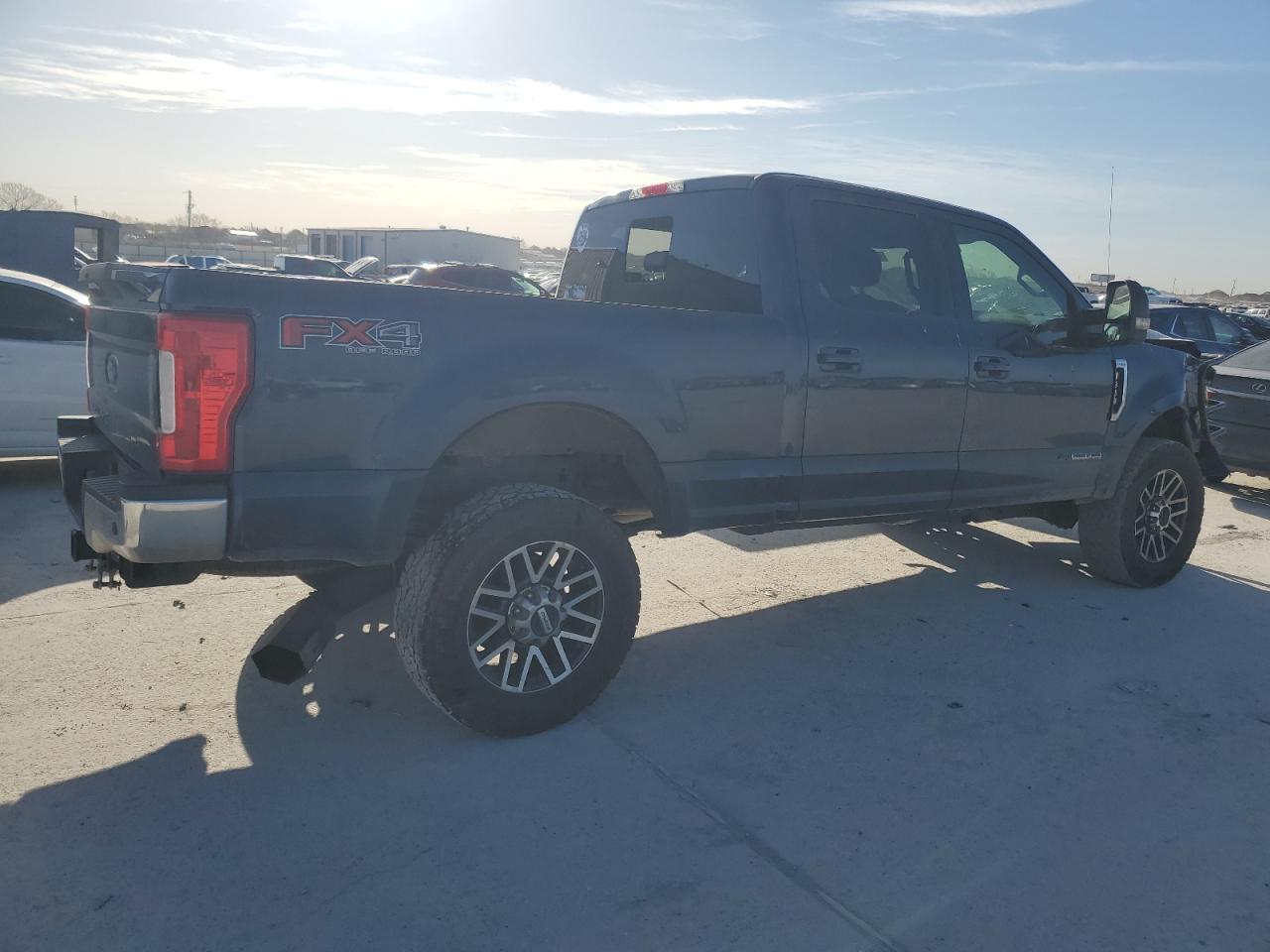 2017 FORD F350 SUPER - Фото 3