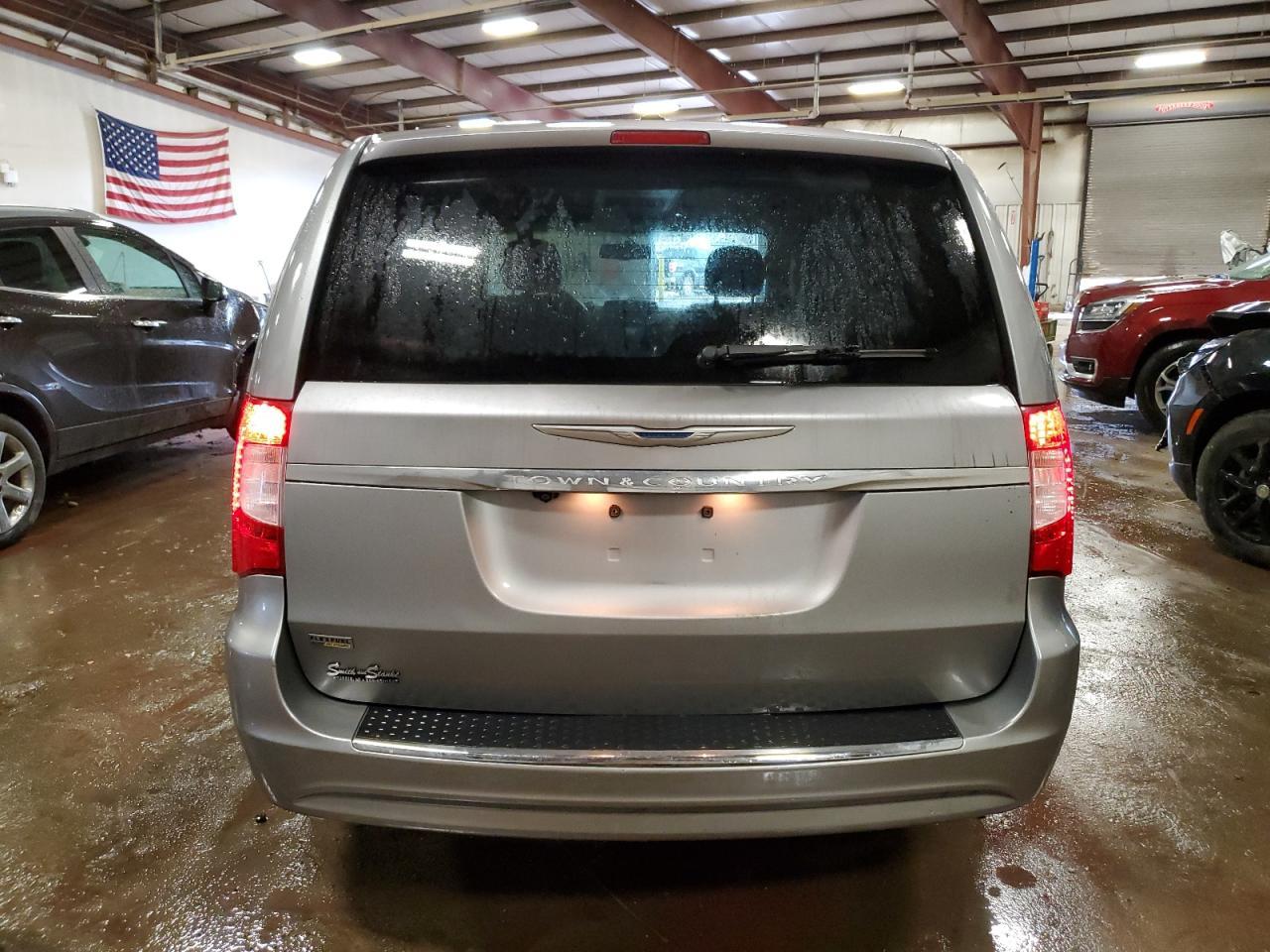 2014 CHRYSLER TOWN & COU - Фото 6