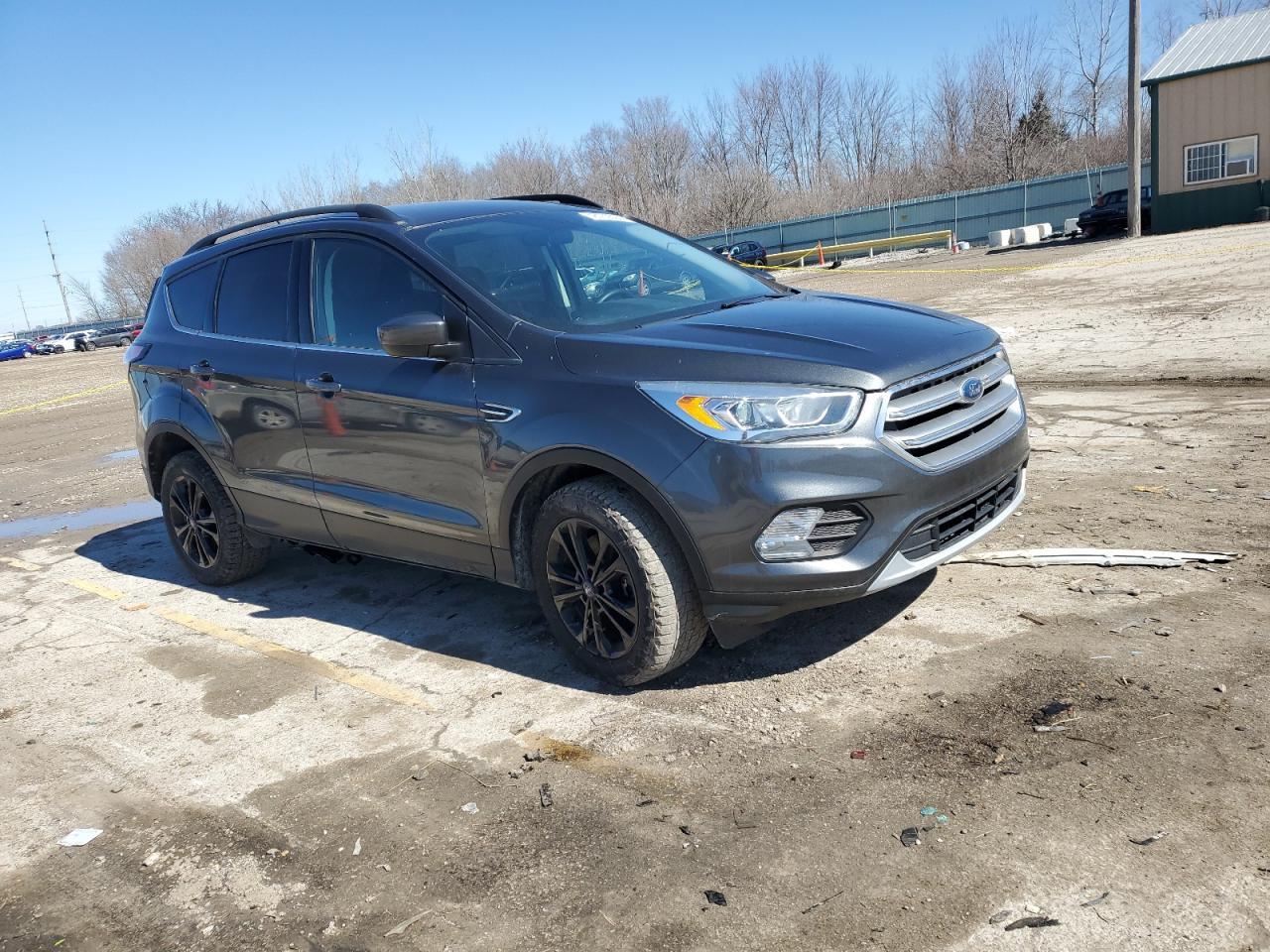 2017 FORD ESCAPE SE - Image 4