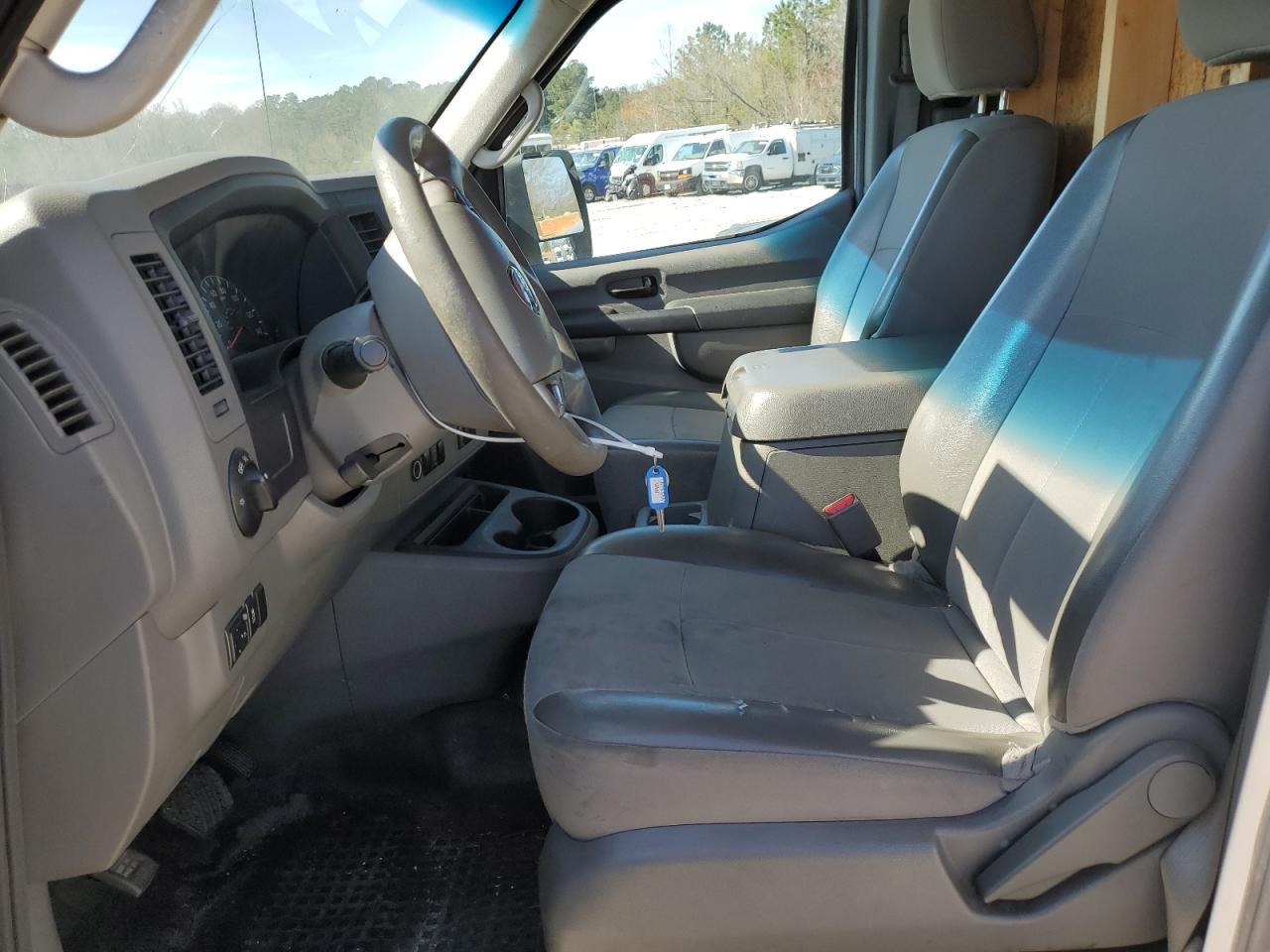 2015 NISSAN NV 2500 - Фото 7