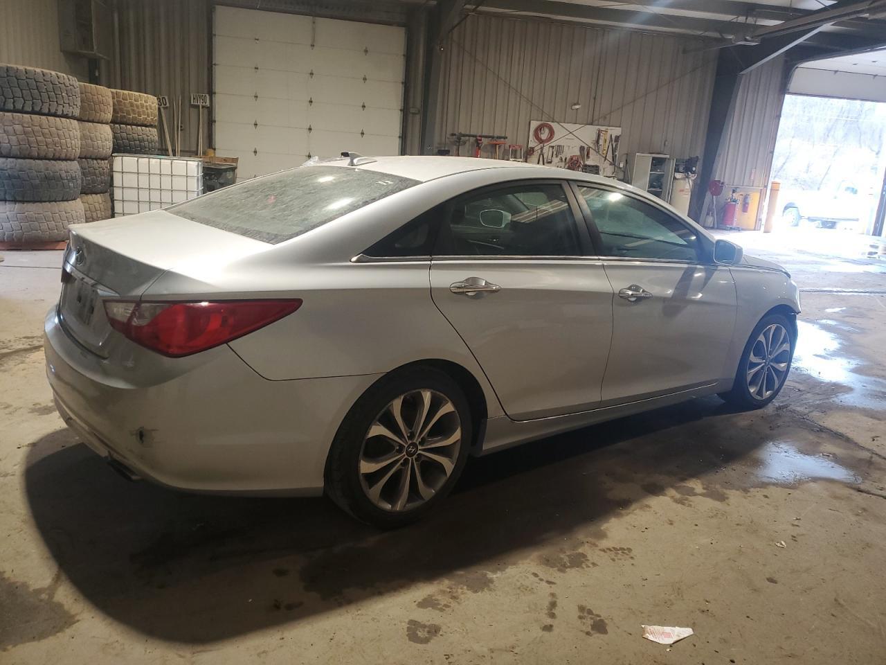 2013 HYUNDAI SONATA SE - Фото 3