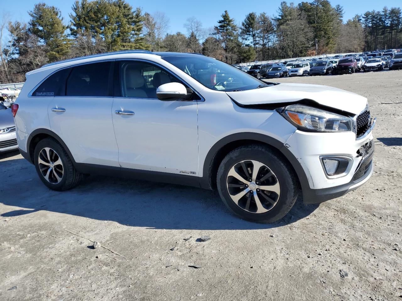 2016 KIA SORENTO EX - Image 4