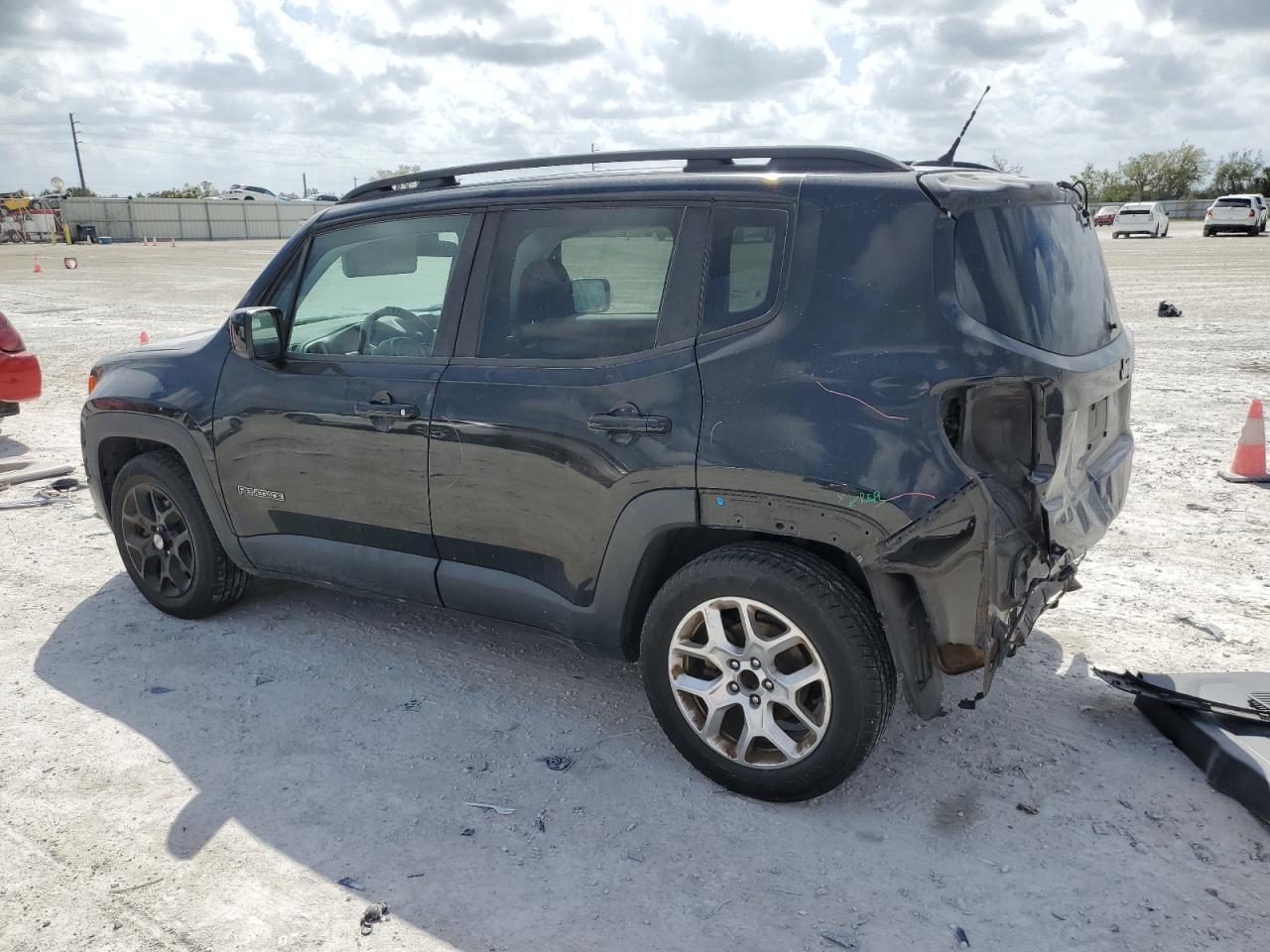 2016 JEEP RENEGADE L - Image 2