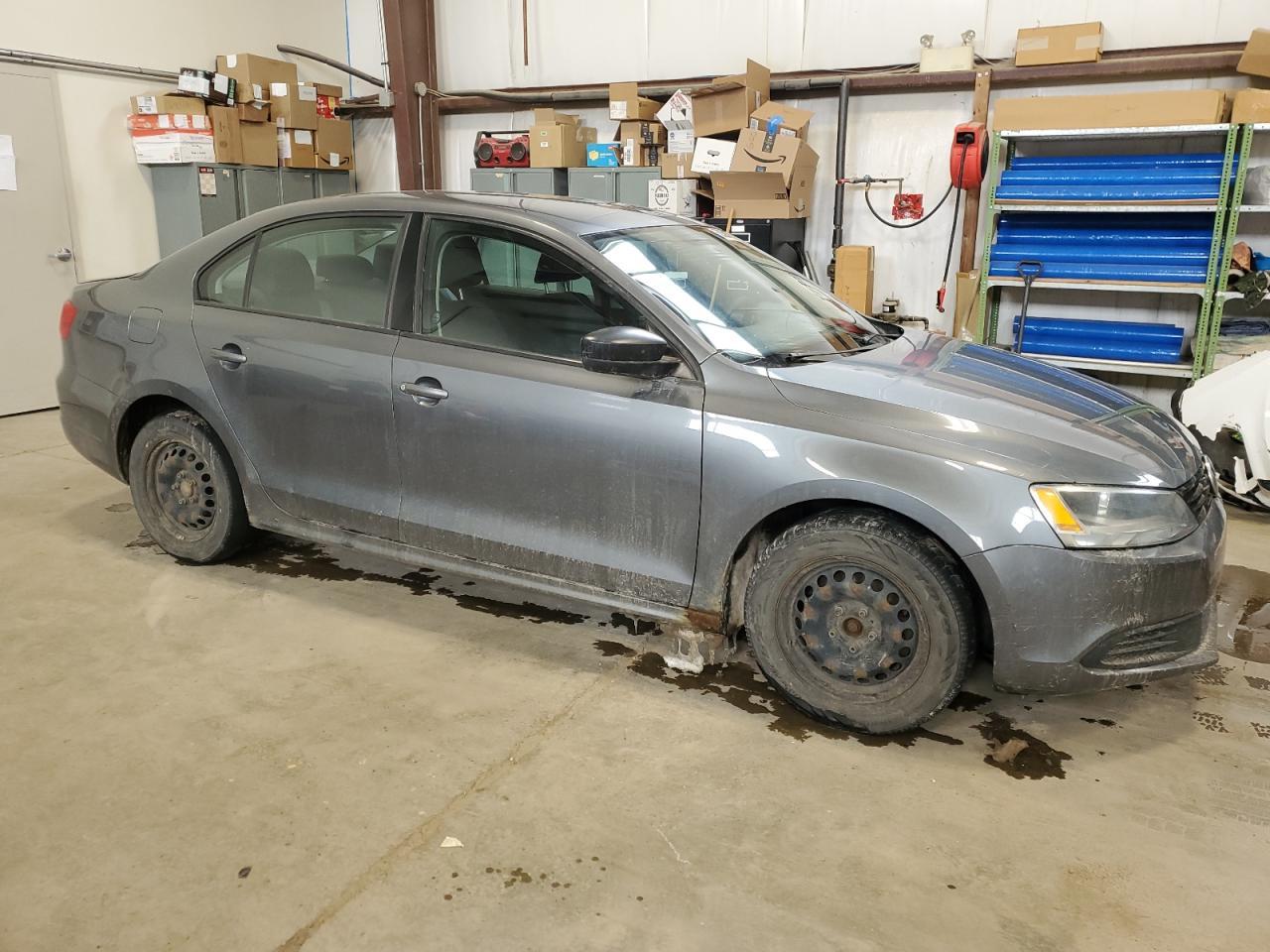 2013 VOLKSWAGEN JETTA BASE - Image 4