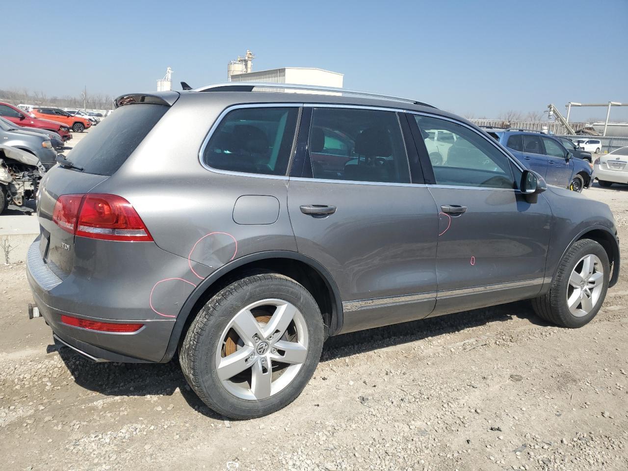 2013 VOLKSWAGEN TOUAREG V6 - Фото 3