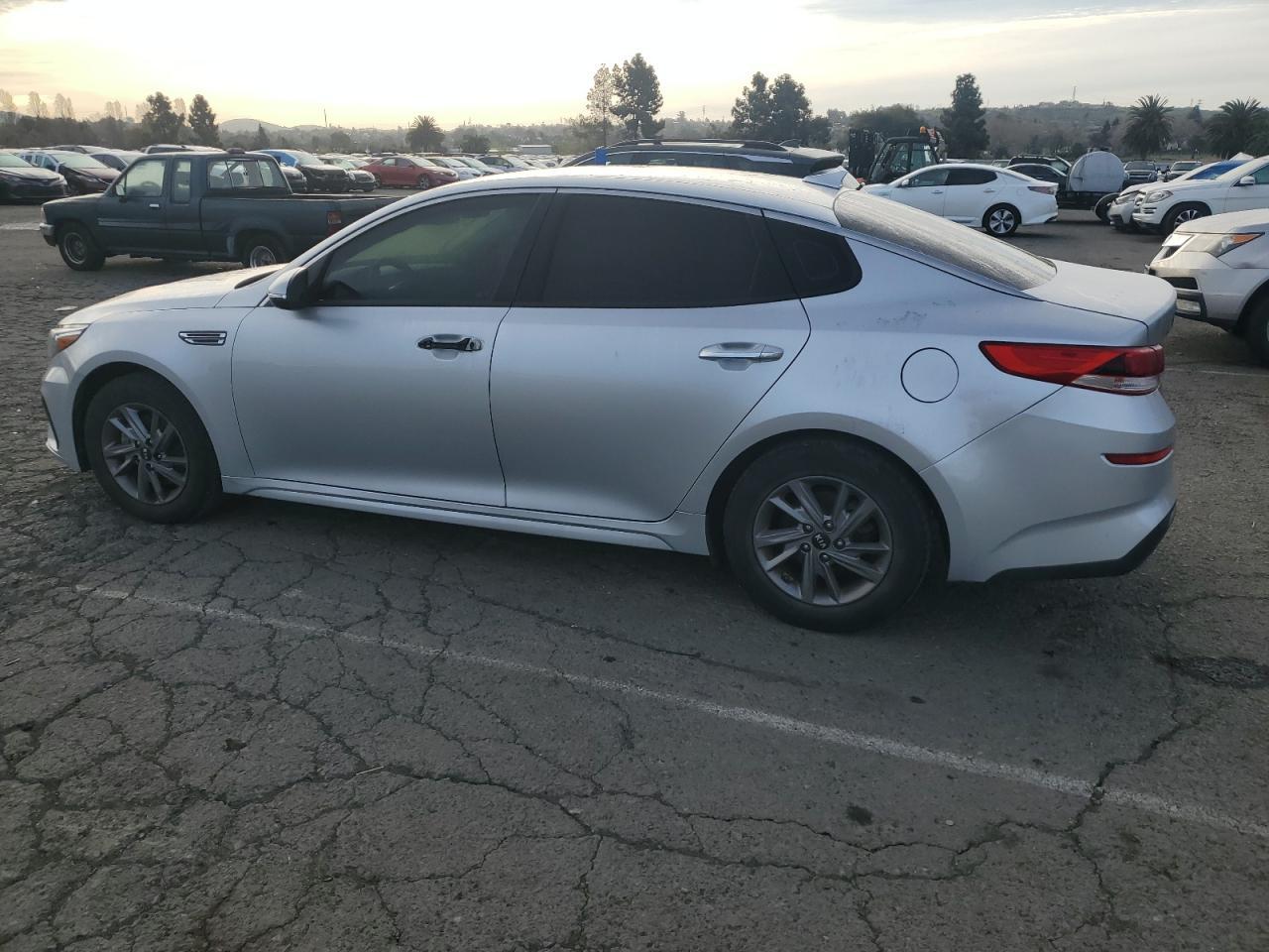2019 KIA OPTIMA LX - Фото 2
