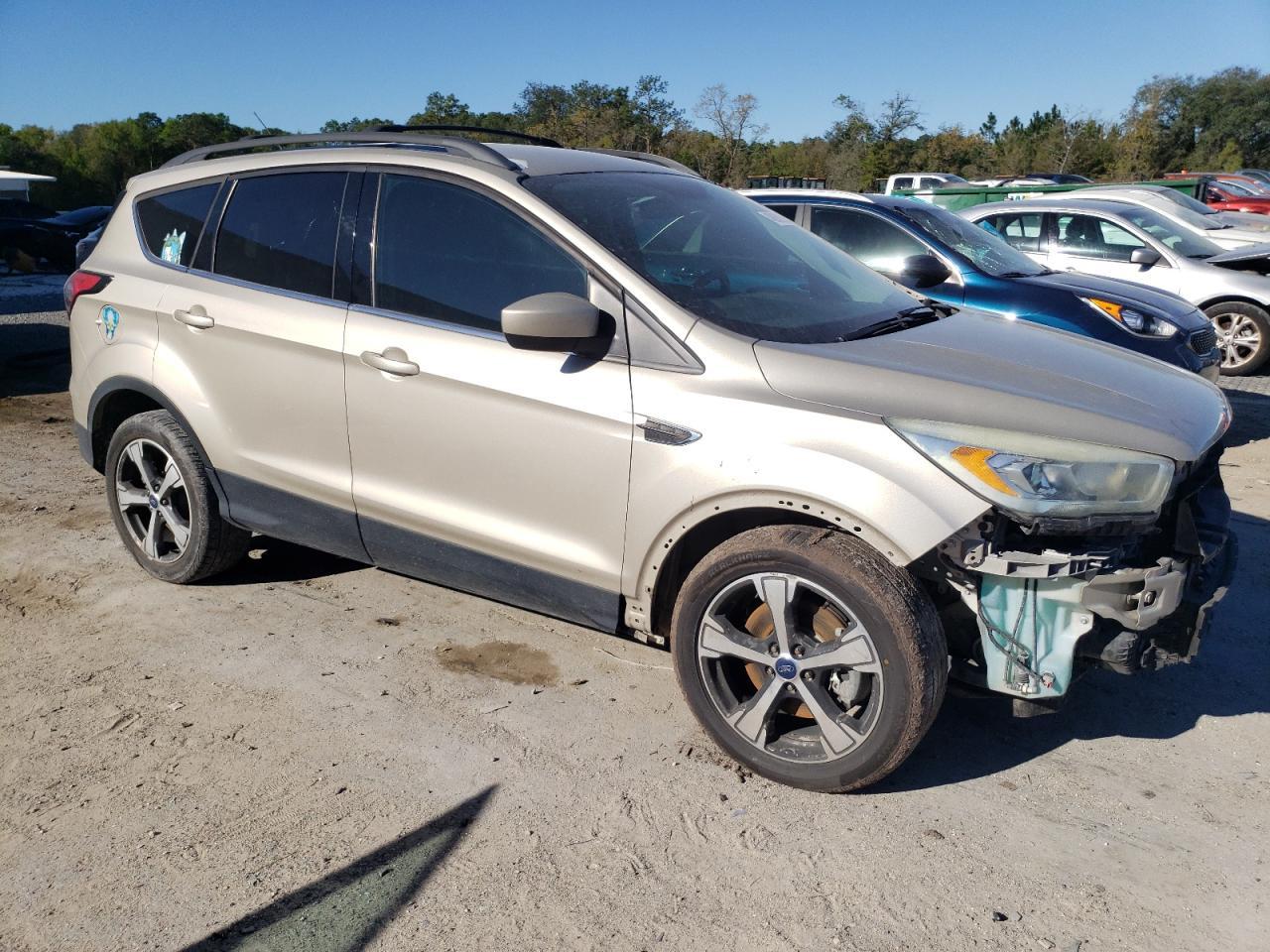 2017 FORD ESCAPE SE - Image 4