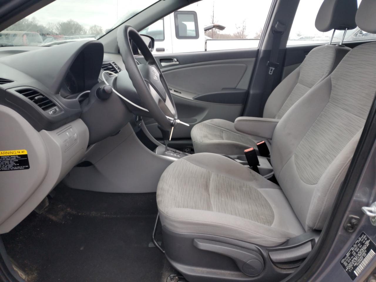 2017 HYUNDAI ACCENT SE - Фото 7