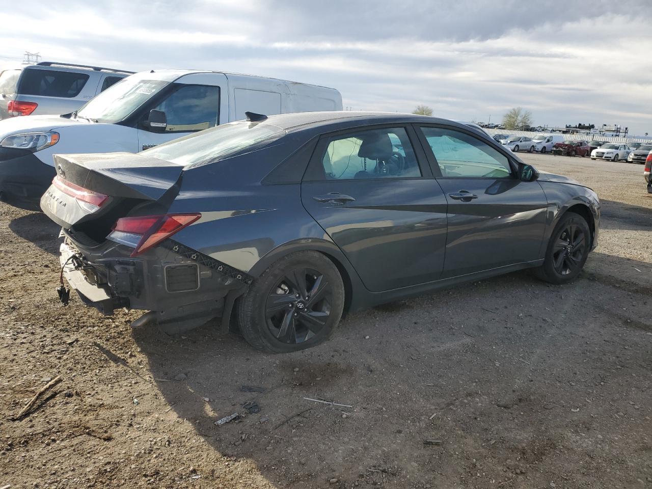 2023 HYUNDAI ELANTRA SE - Image 3
