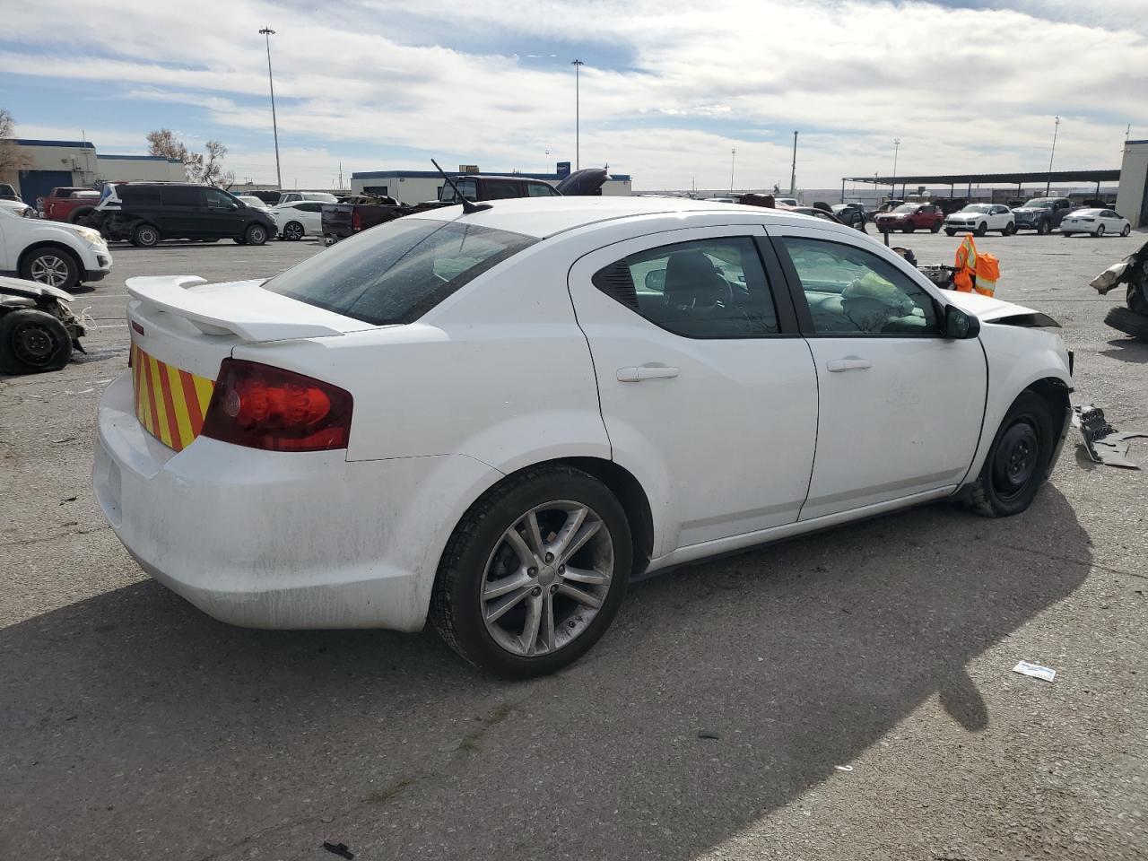 2014 DODGE AVENGER SE - Image 3