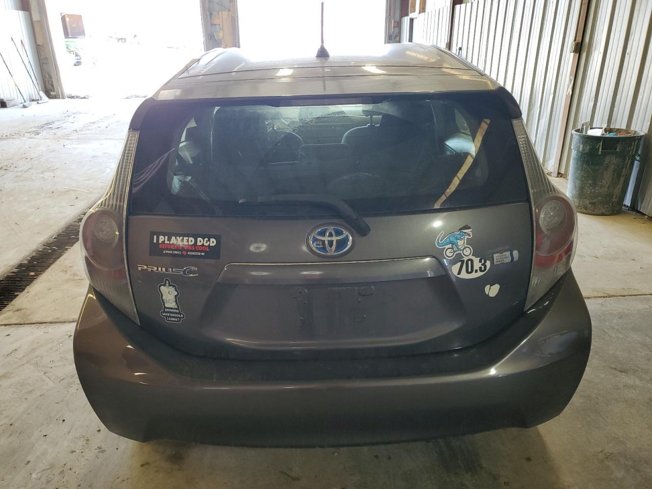 2013 TOYOTA PRIUS C - Image 6