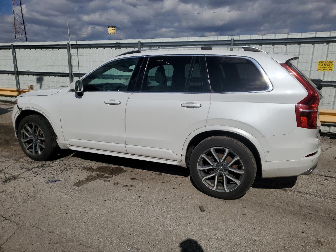 2016 VOLVO XC90 T6 - Фото 2
