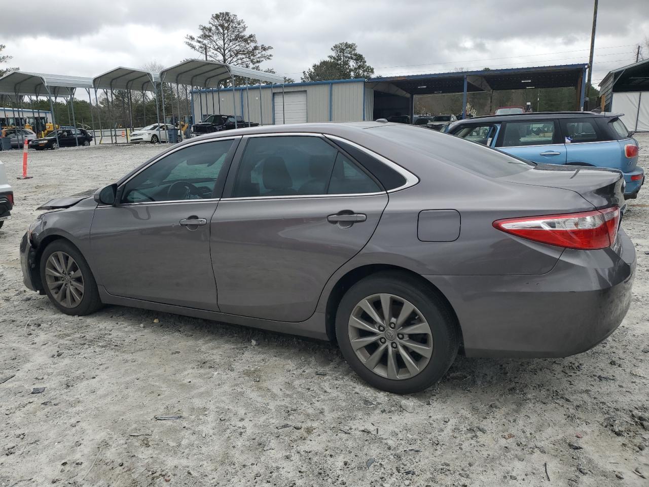 2015 TOYOTA CAMRY LE - Image 2