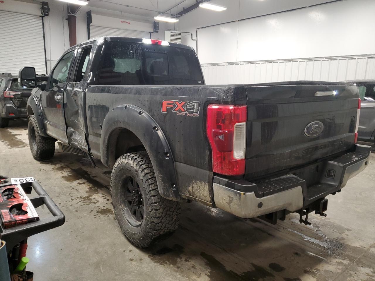 2017 FORD F350 SUPER - Image 2