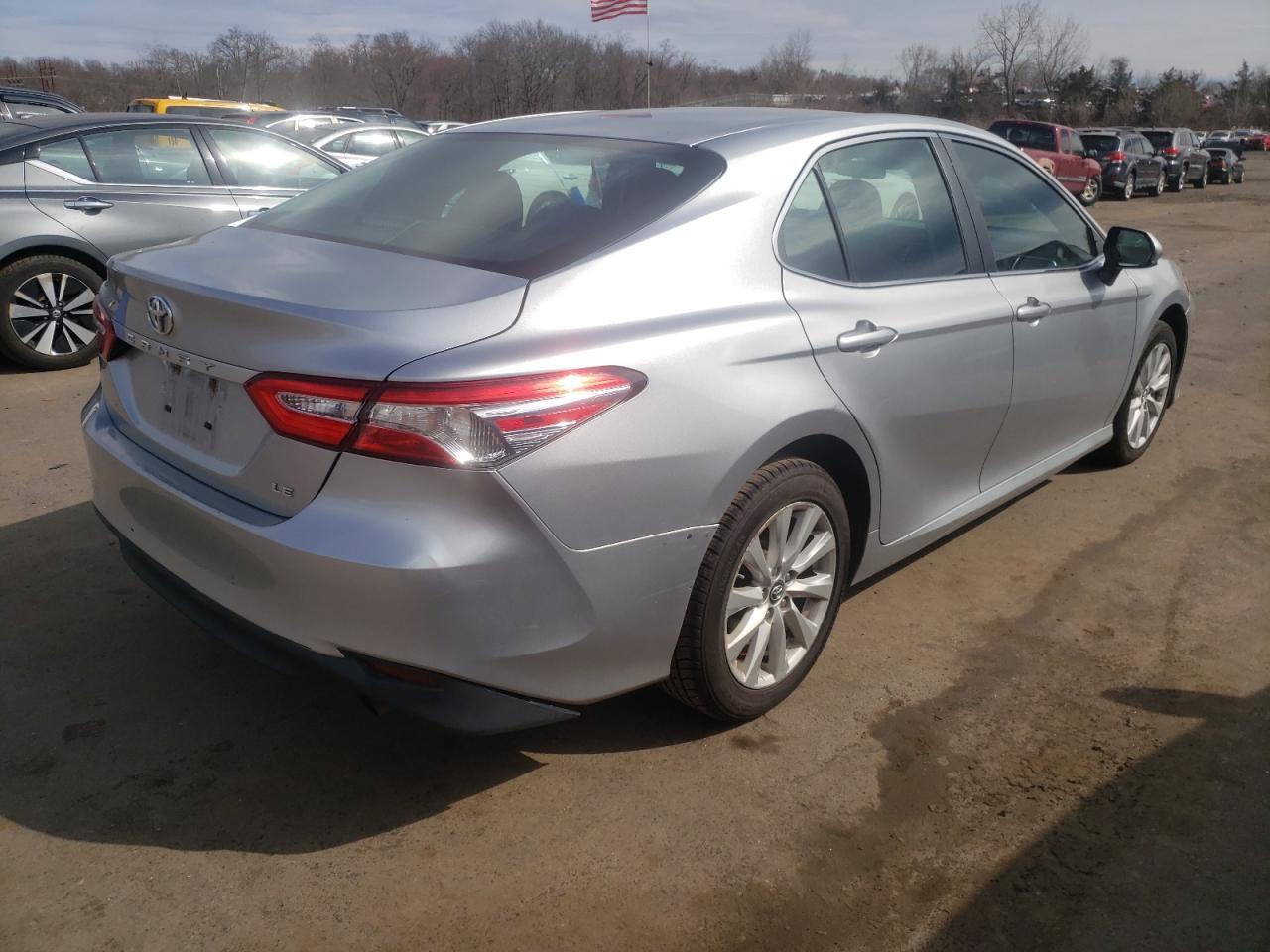 2018 TOYOTA CAMRY L - Фото 3